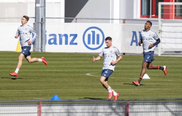 Фудбалери Бајерна вратили се на терен (ФОТО)